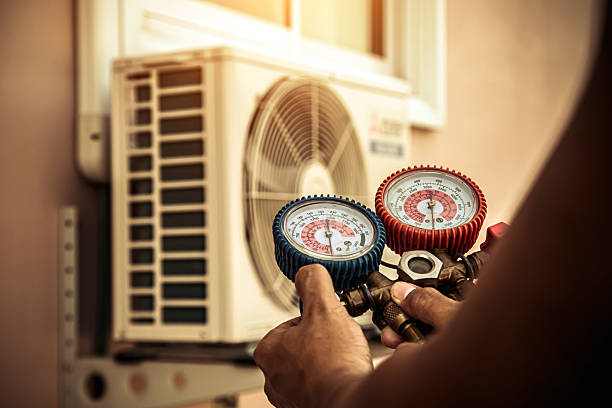 Professional Heat Pump Repair technician working in Shawneetown, IL